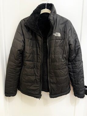 The North Face Mossbud Women's Black Quilted Puffer Jacket with Sherpa Lining